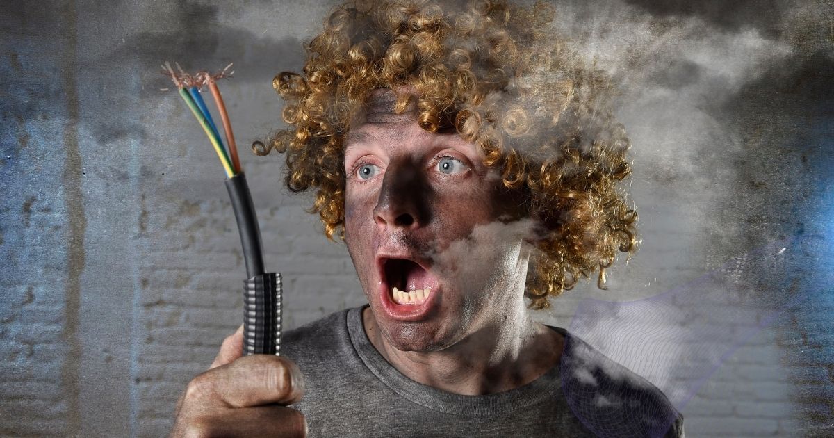 الإسعافات الأولية للصدمة الكهربائية: خطوات الإنقاذ السريعة والأخطاء الشائعة التي يجب تجنبها